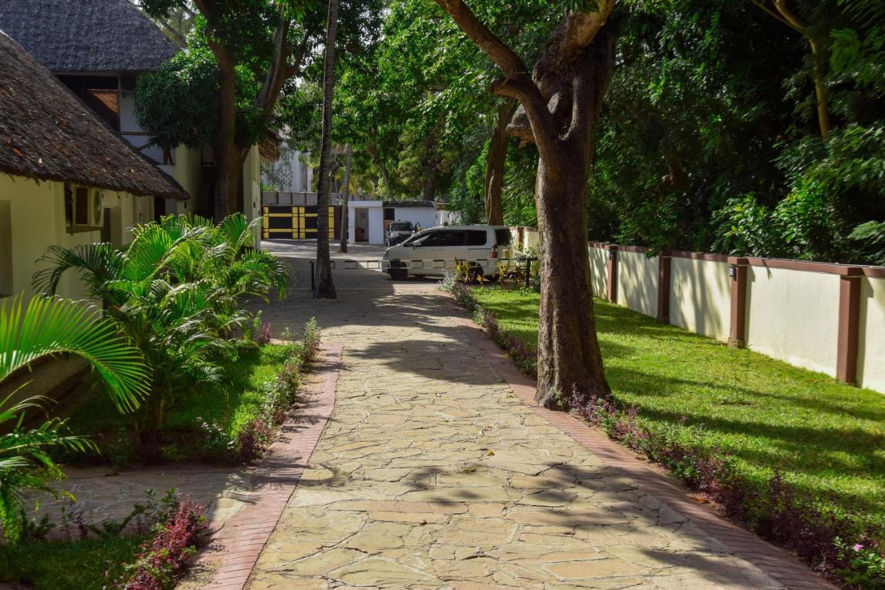 Sheratton Beach Villagio Mombasa Exterior photo